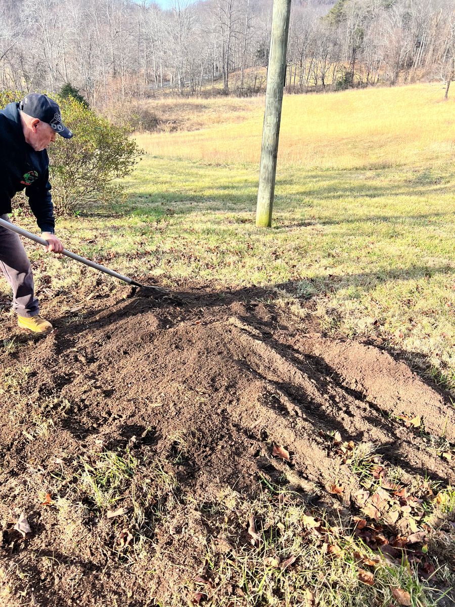 Mulch Installation for Valencia’s Lawncare in Charlottesville, VA