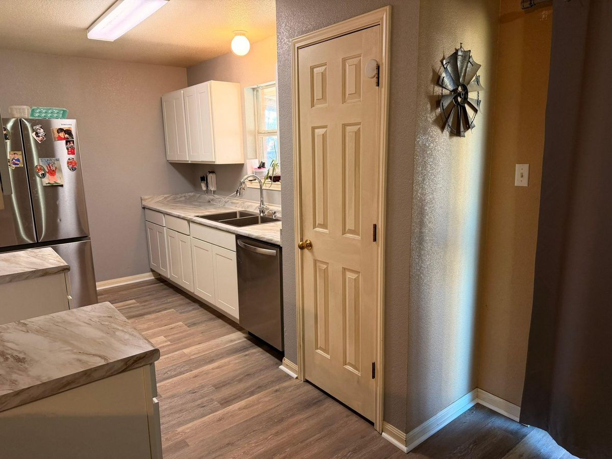 Flooring for R E Tanner Home Improvement in Buckholts, TX