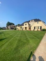 WEEKLY LAWN MAINTENANCE for Pureleaf Lawncare LLC in Springdale, AR