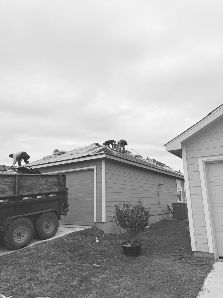 Roofing Installation for Diamond Ridge Roofing in Pleasanton, TX