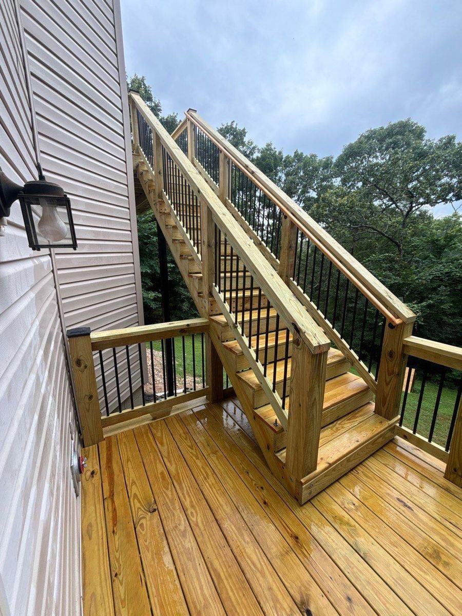 Deck and Patio Construction for Natural State Deck Builders in Pea Ridge, AR