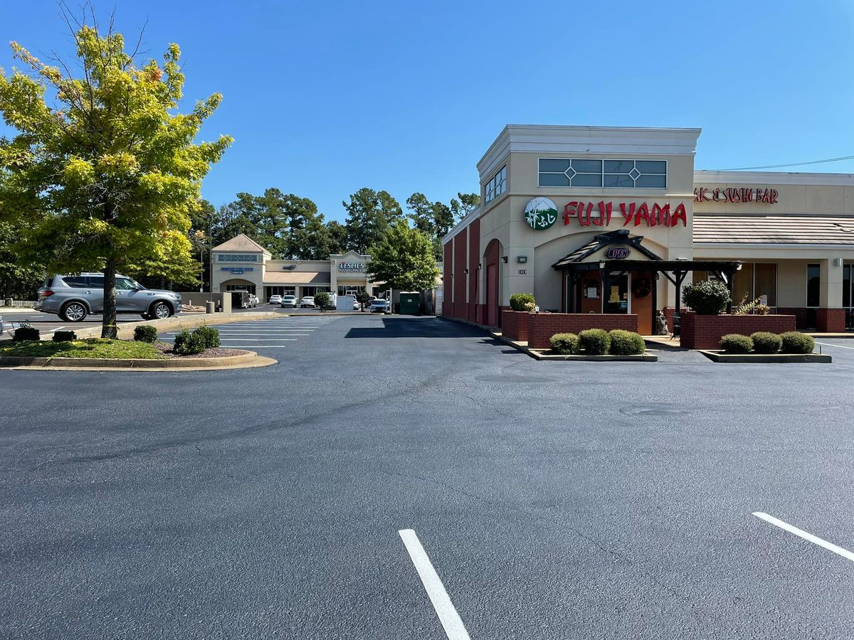 Commercial Asphalt Services for Elite Sealing & Striping in Jackson, TN