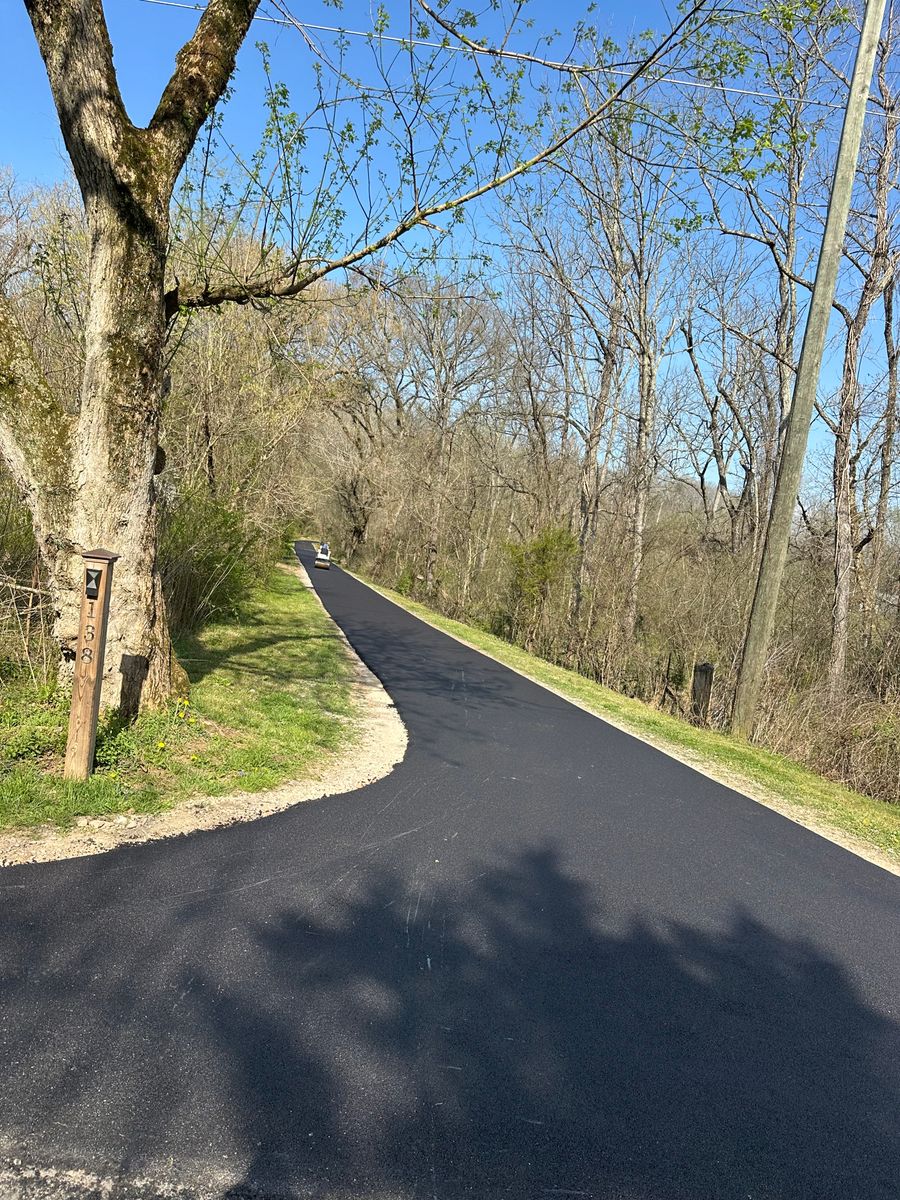 Asphalt Paving for Metzler Paving and Sealcoating LLC in Jacksboro, TN