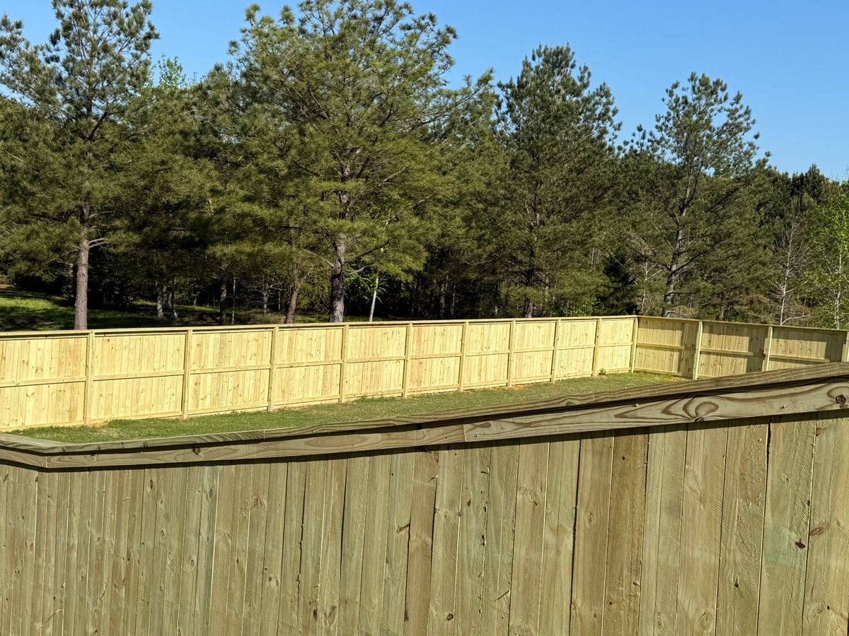 Fence Installation for Pennington Fence Co in Tupelo, MS