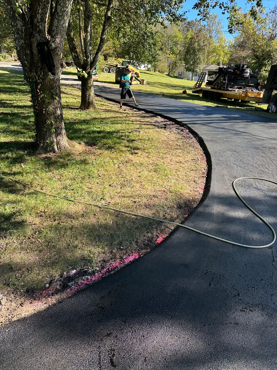 Asphalt Paving for Metzler Paving and Sealcoating in Jacksboro, TN