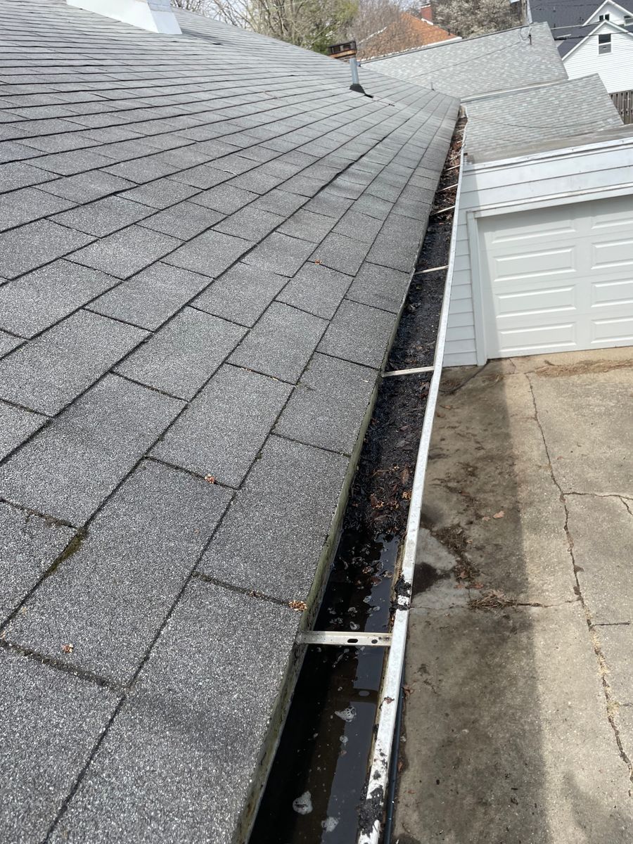 Gutter Cleaning for MDR Landscaping in Urbana, IL