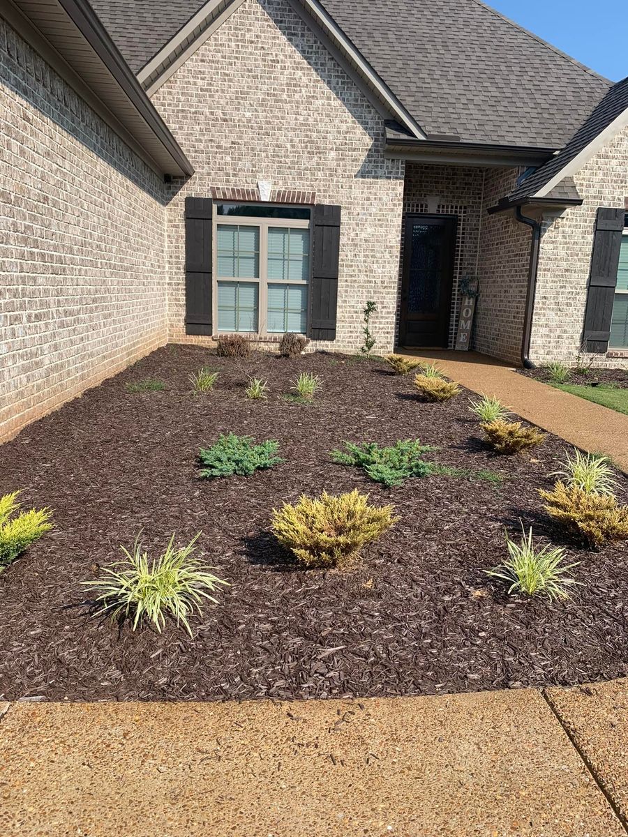 Mulch Installation for Greenscape Solutions in Milan, TN