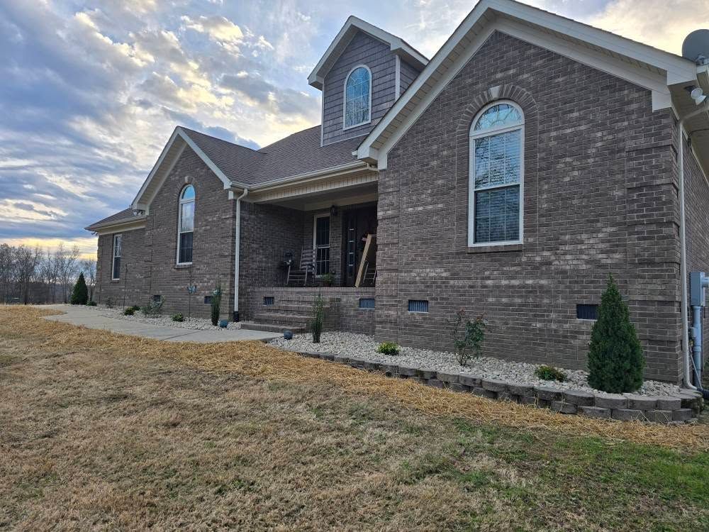 Lawn Maintenance for Dustins Lawncare and Landscaping in Lawrenceburg, TN