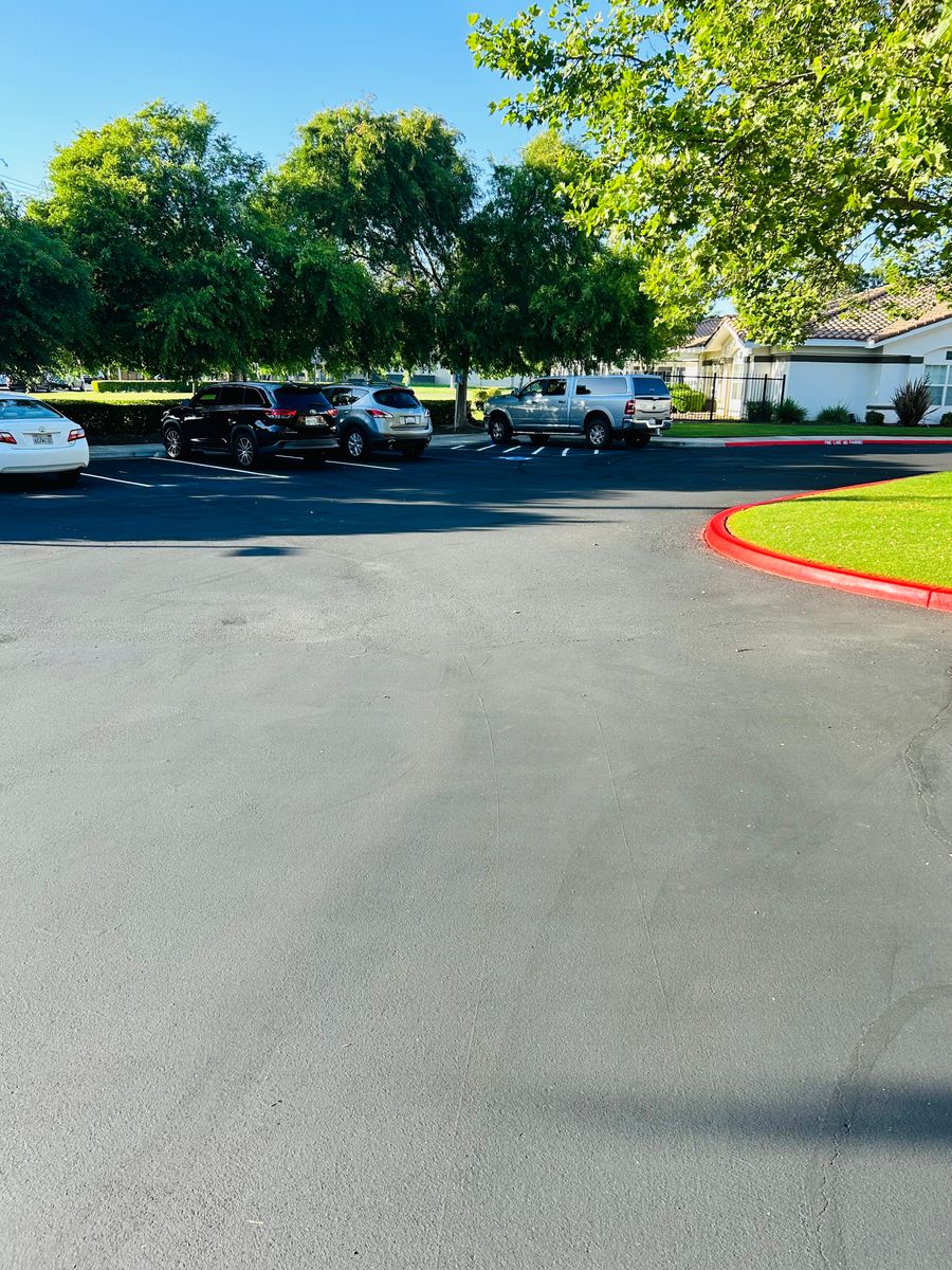 Sealcoating for AGM Paving in Fresno, CA