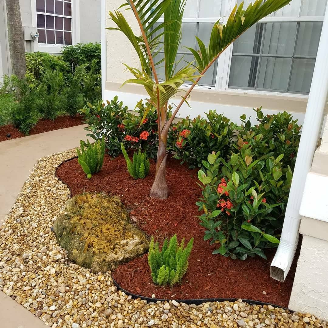 Mulch Installation for Natural View Landscape, Inc.  in Loxahatchee, FL