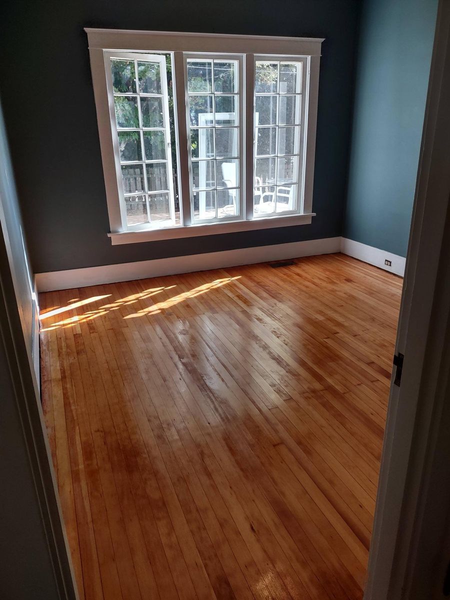 Floor Installation for Smithe Hardwood Flooring  in Sandy, OR