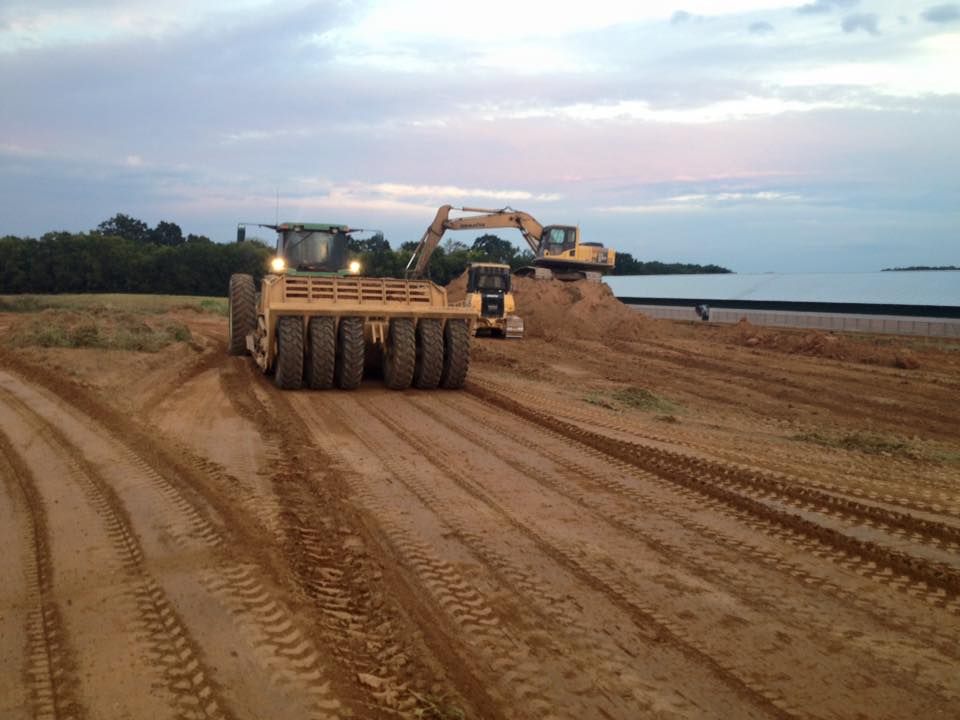 Large and Small Excavator Rock Hammer Services  for Berzett Excavating in Fayetteville, TN