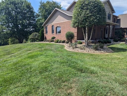 Mulch Installation for Xtreme landscaping LLC in Cambridge, OH