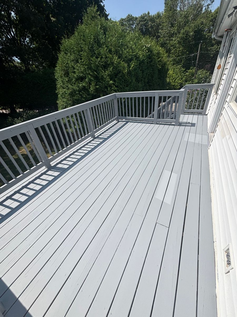Deck Staining and Refinishing for Unlimited Softwash in Bellingham, MA