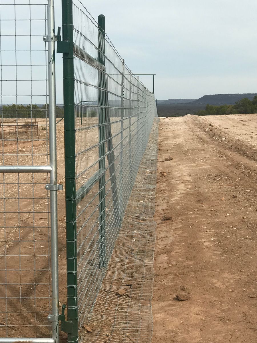 High-Game Fencing for 5-7 Fencing & Construction in Madisonville, TX