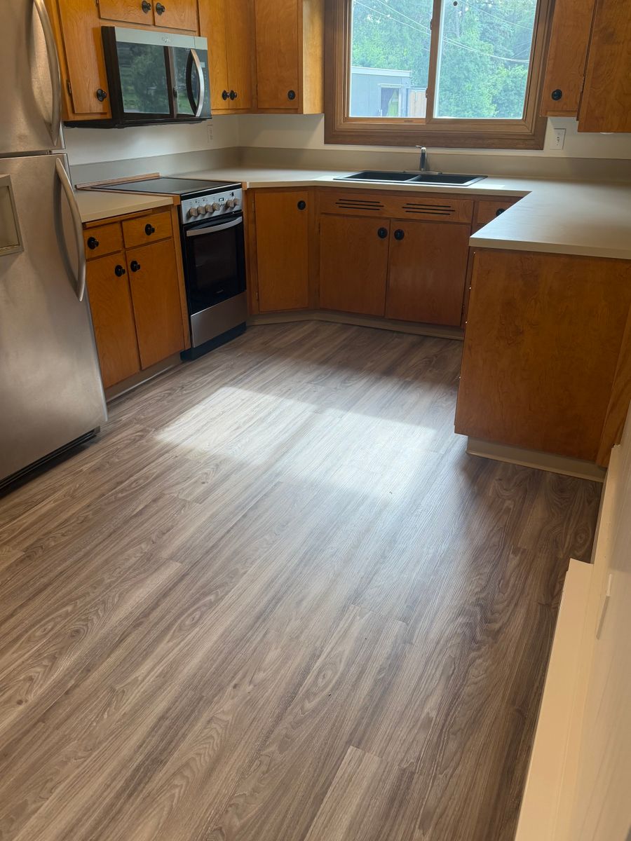 Vinyl Flooring for R. Royal Floors in Royalton, MN