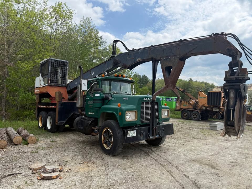 2001 Prentice 280 Log Loader for  in Northumberland, NH