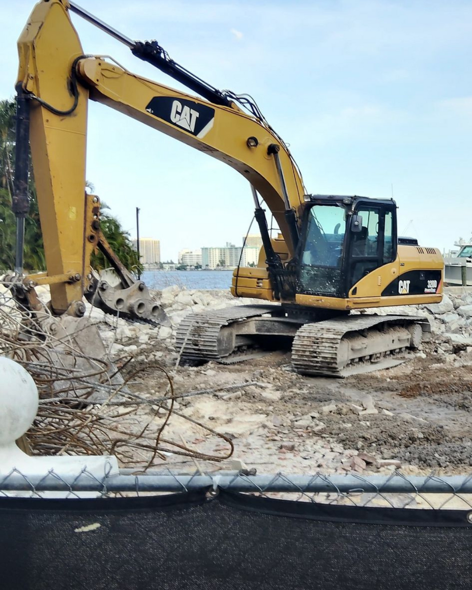 Debris for Nurry Tree Services in Miami, FL
