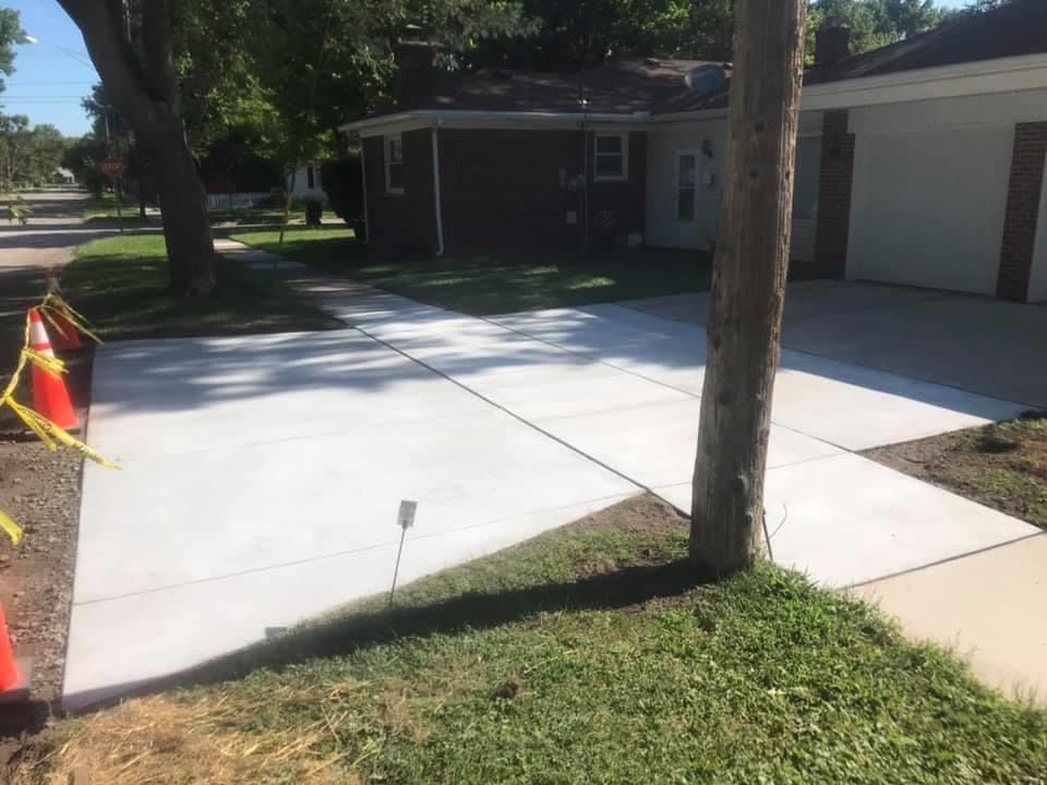 Concrete Driveway Replacement for Deerbrook Construction in Pontiac, MI