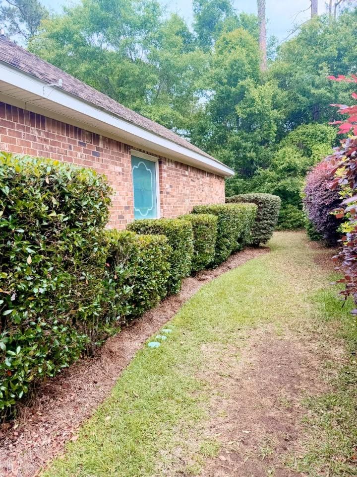 Landscape Bed Maintenance for Old Florida Lawncare in Baker, FL