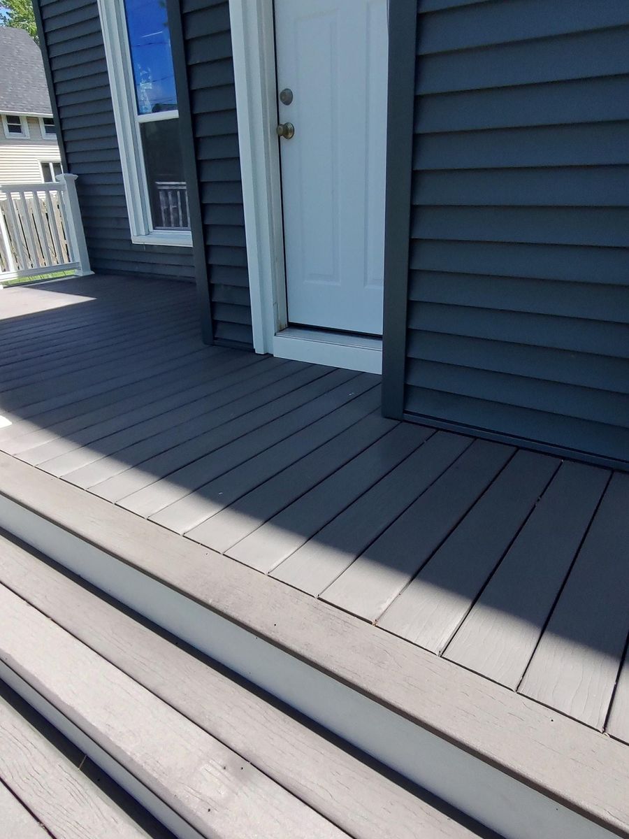 Deck & Patio Cleaning for MMN Cleaning PressureWashing & Gutter Cleaning LLC in Medina, New York