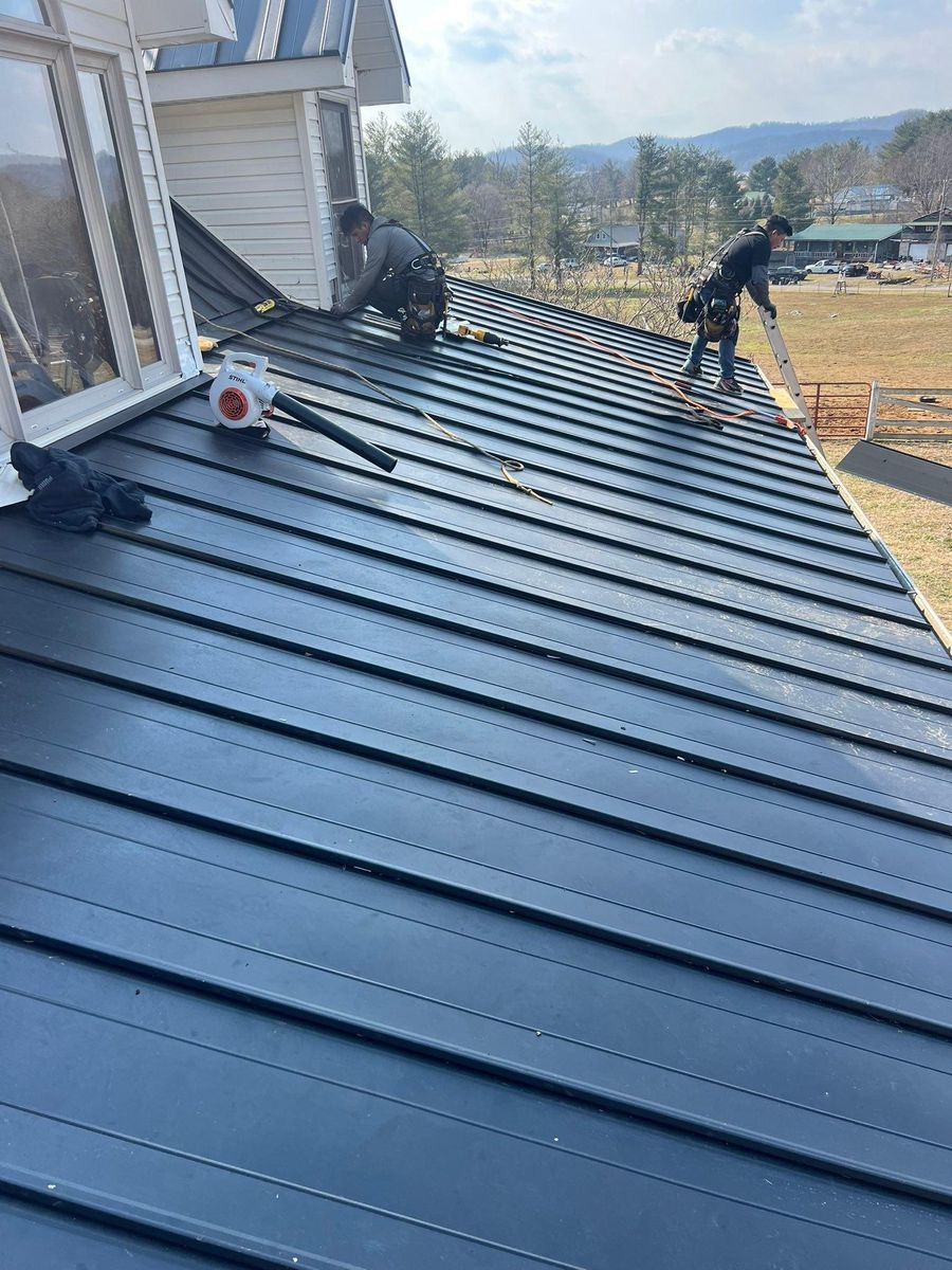 Shingle Roofing systems for KY Gutter Pro & Specialty Roofing Systems in Monticello, KY