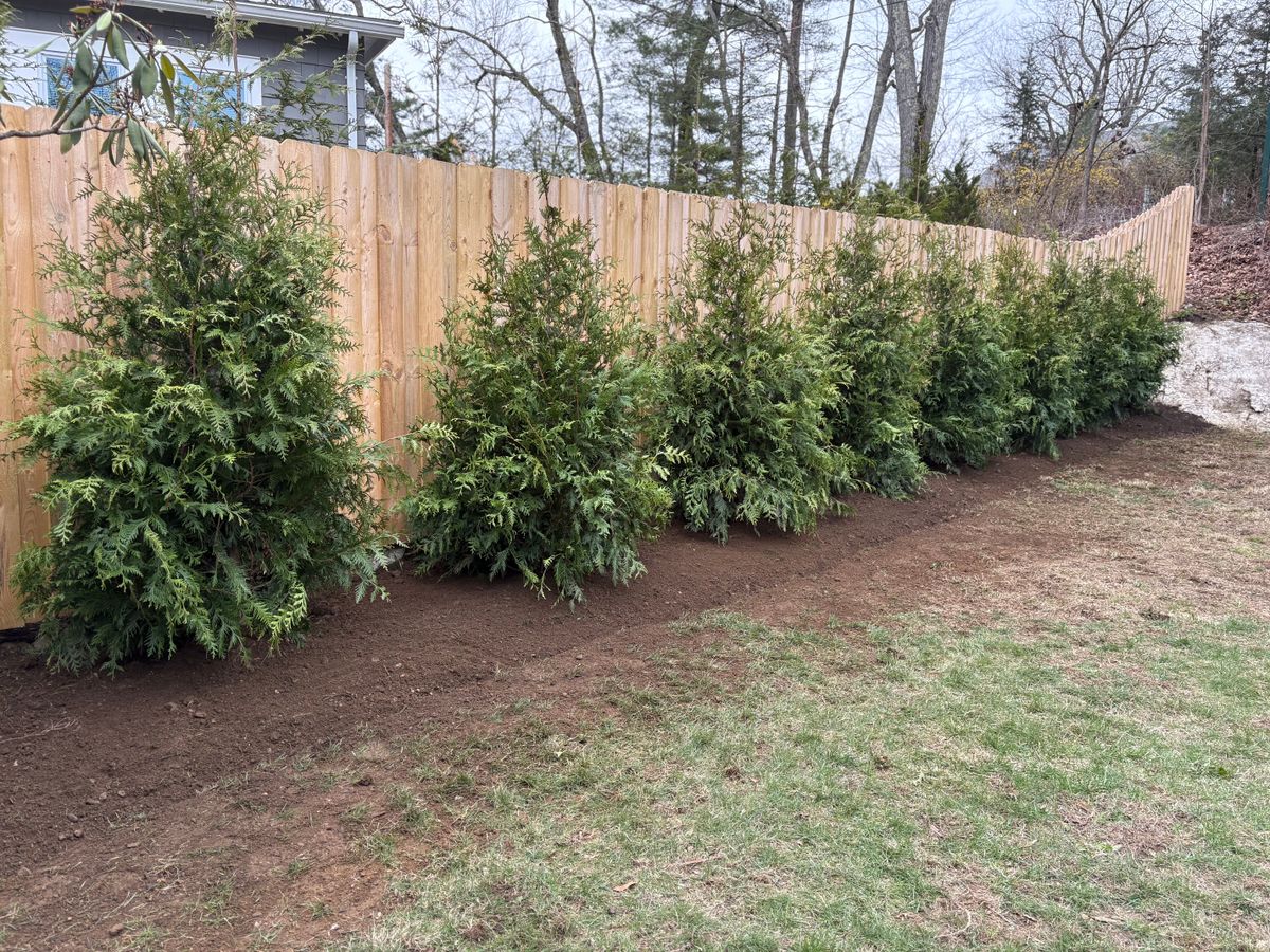 Mulch Installation for Zaldivar’s Lawn Care INC  in Peekskill, NY