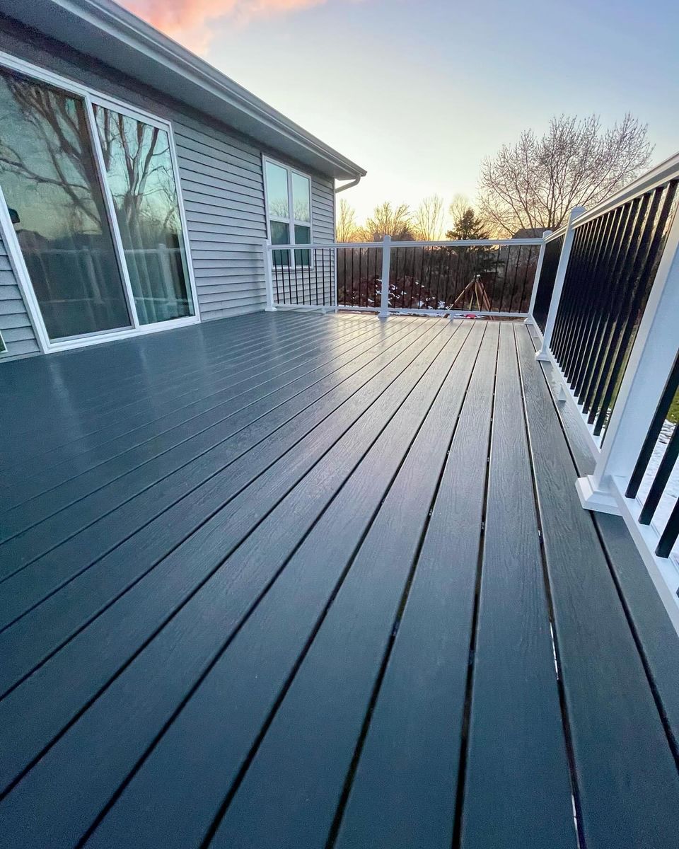 Deck Building for Tru Frame Outdoor Structures in Menasha, WI