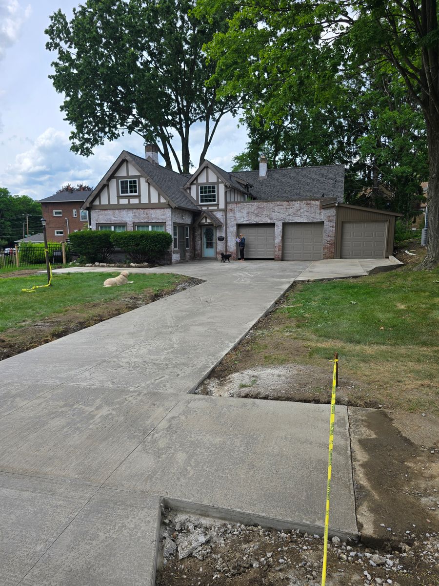 Sidewalk Installation for Williams Custom Concrete in Poland Center, OH