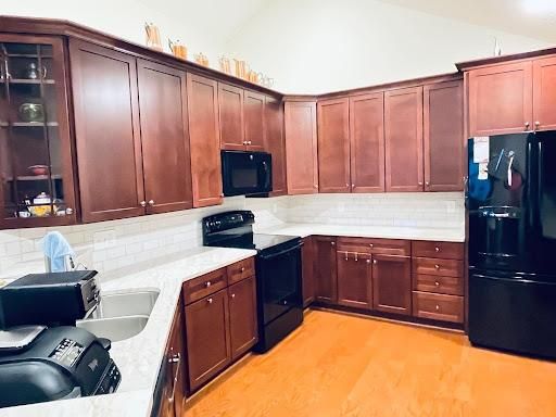 Custom tile backsplash for Cincinnati Custom Remodel LLC in Cincinnati, OH