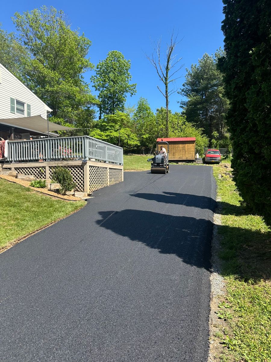 Asphalt Driveways for James R Carter Paving in Roanoke, VA