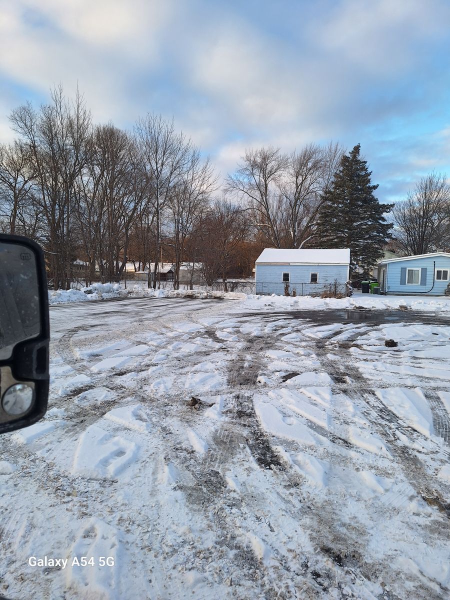 Snow removal/ice management for Precision Paving and Sealing LLC  in Waterford Township,  MI