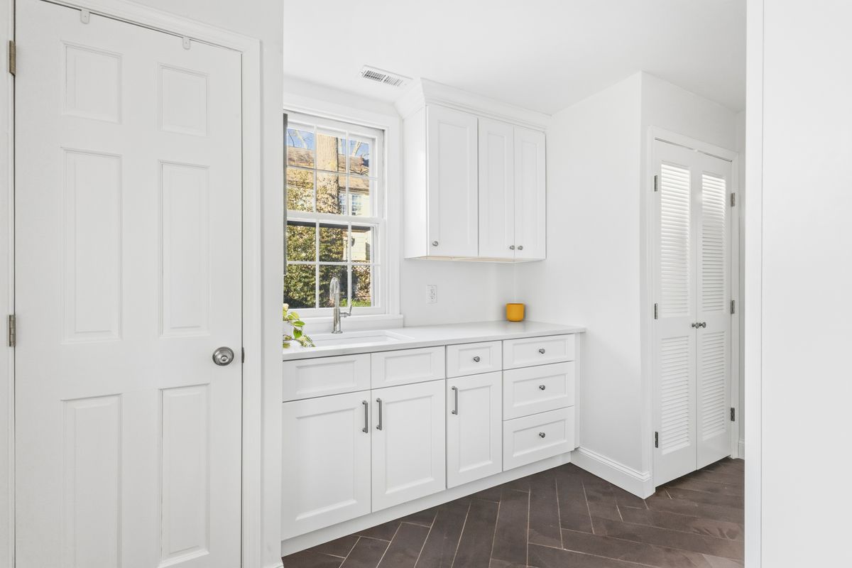 Kitchen Renovation for D1 CONTRACTING in Wyndmoor, PA