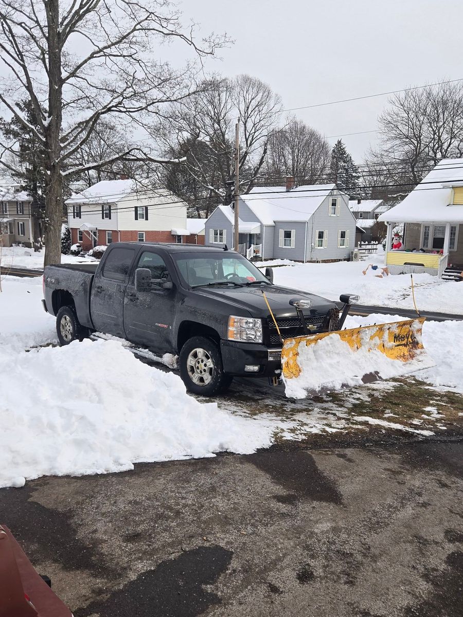 Snow Removal for B&D Do It All LLC in Meriden, CT