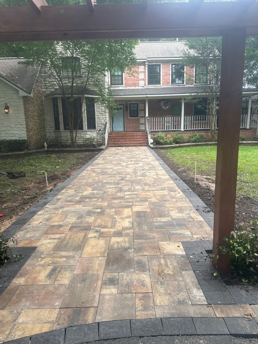 Hardscaping for Atlas Land Design in Creekside Park, TX