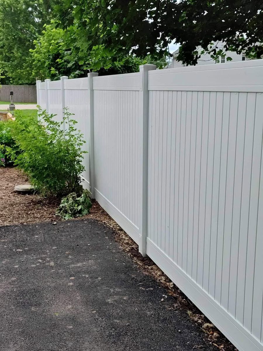 Residential Fence Installation for 5-Star Fencing in McHenry, IL