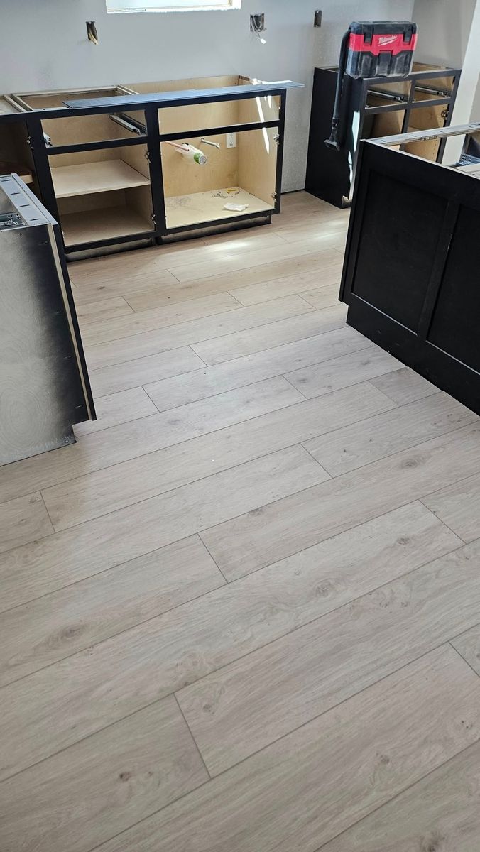 Floor Installation for Smart Flooring in Sunrise Beach, MO