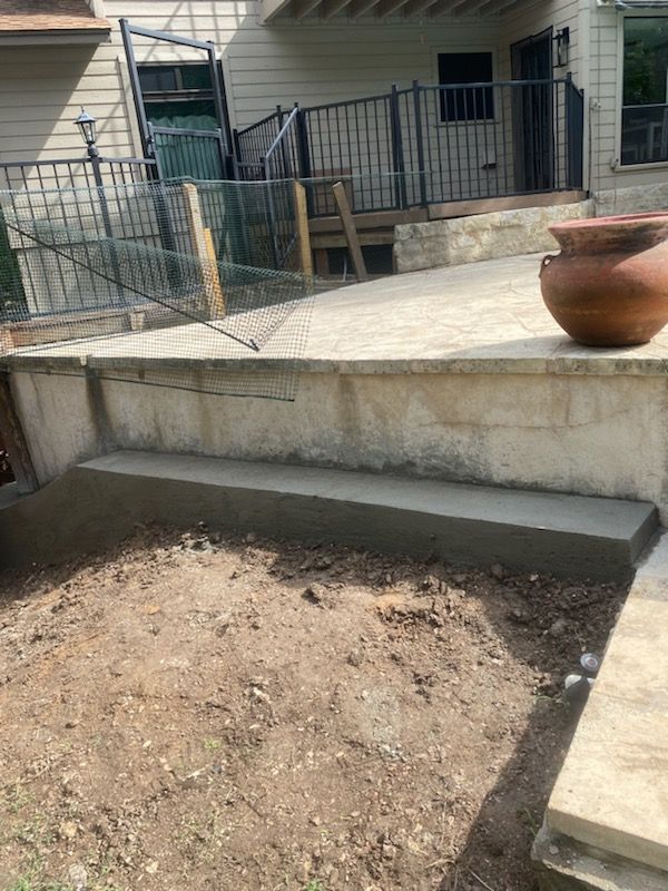 Mailbox, Flowerbeds & Retaining Walls for PC Concrete & Design in Austin, TX