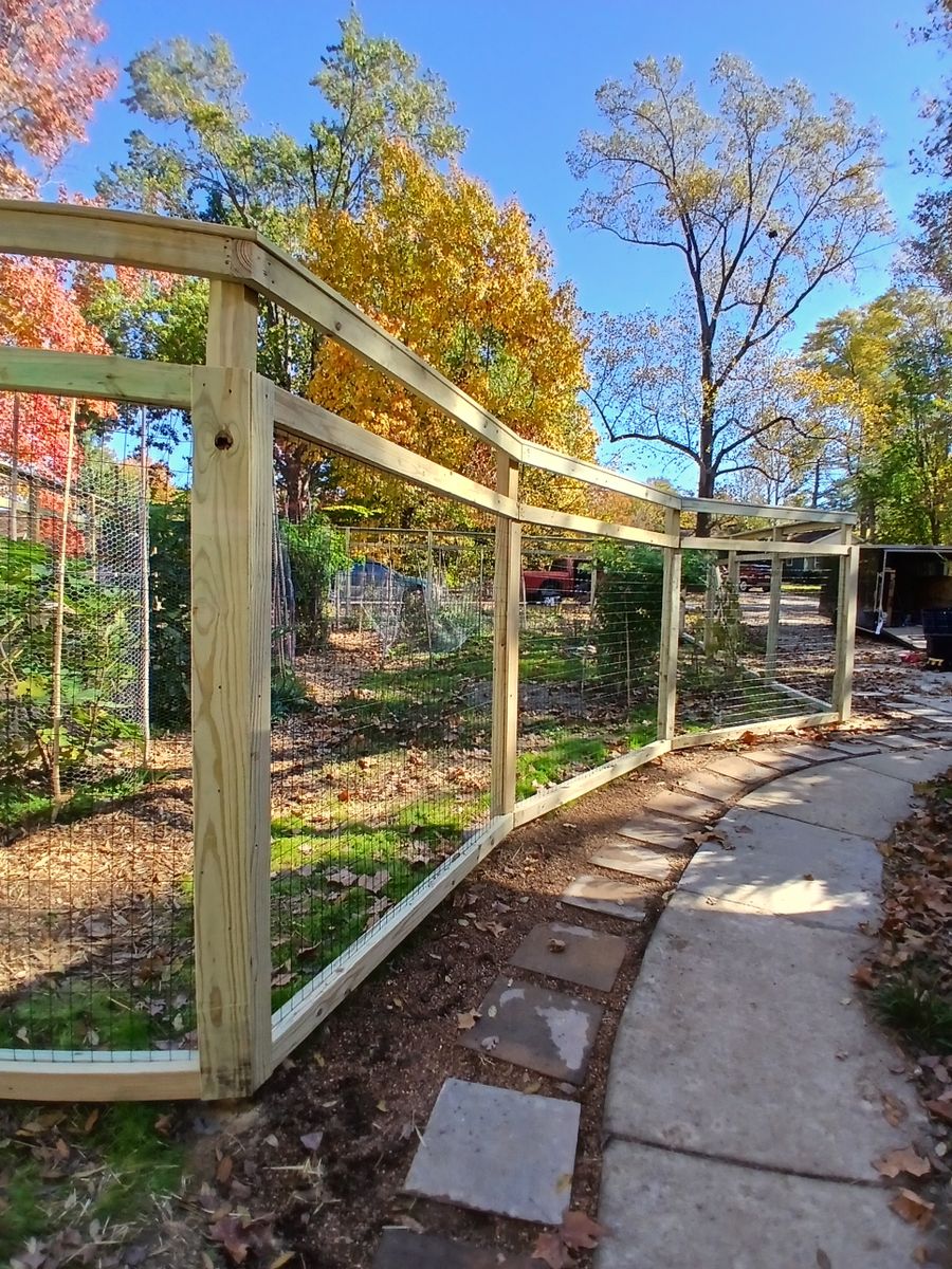 Fencing for Dead Tree General Contracting in Carbondale, Illinois