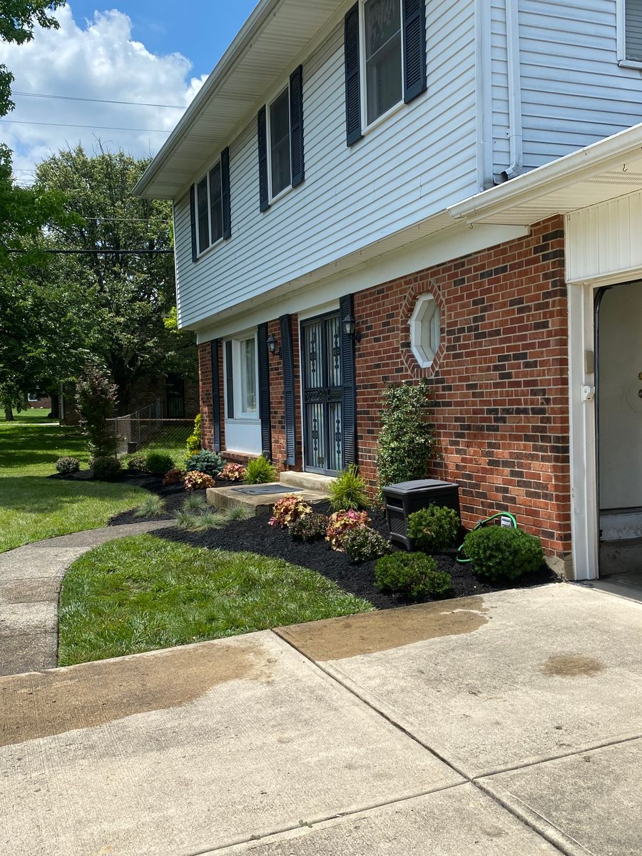 Shrub Trimming for Castle JR Landscaping & Painting LLC in Cincinnati, OH