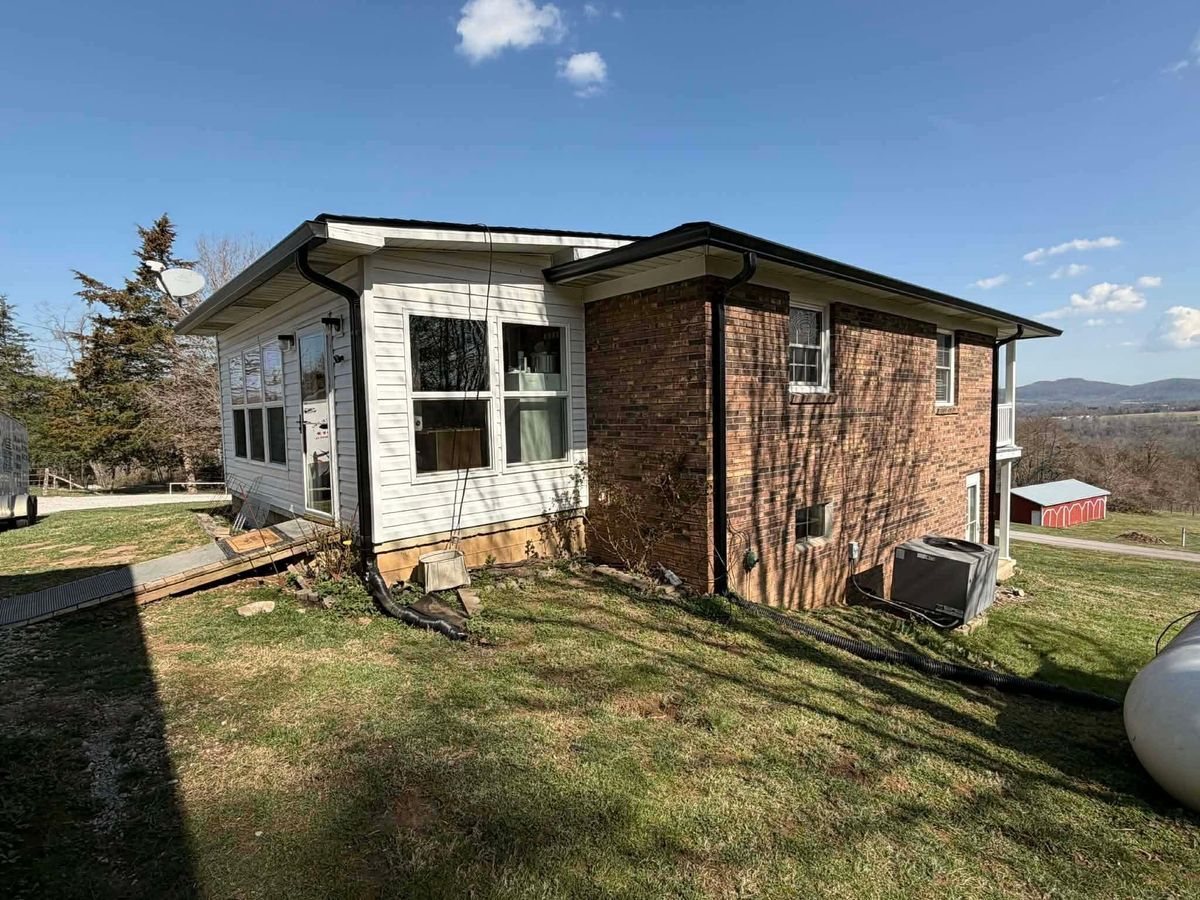 All forms of Siding Metal and Vinyl for KY Gutter Pro & Specialty Roofing Systems in Monticello, KY