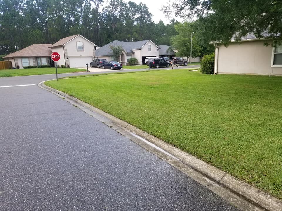 Lawn Maintenance for V Man Services LLC in Asbury Lake, FL