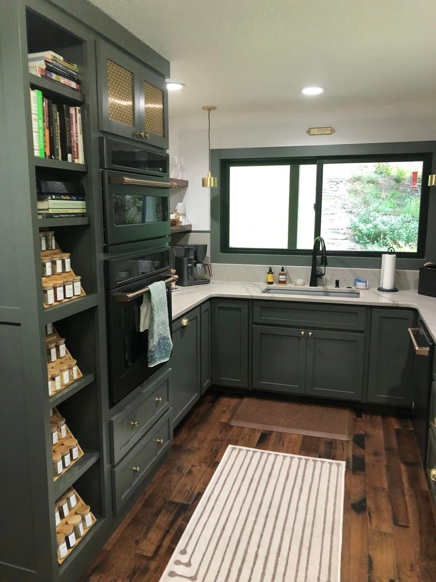 Kitchen and Bathroom Remodels for Grizzly Construction, Inc. in Hayesville, NC