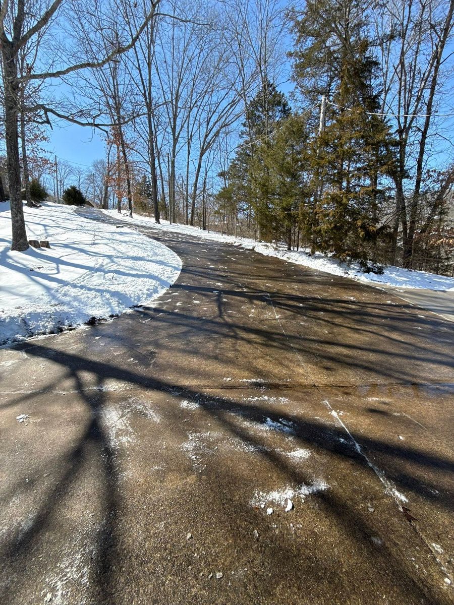 Driveways for Modern Concrete LLC in Lowell, AR
