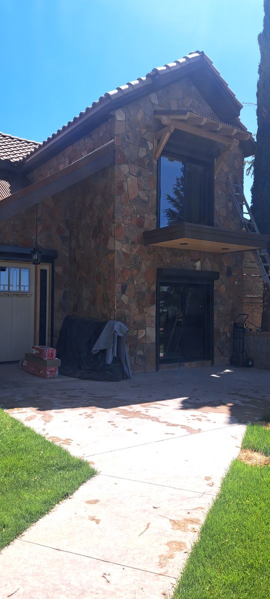 Custom Stone installation for Exquisite Techniques Construction LLC in Prescott, AZ