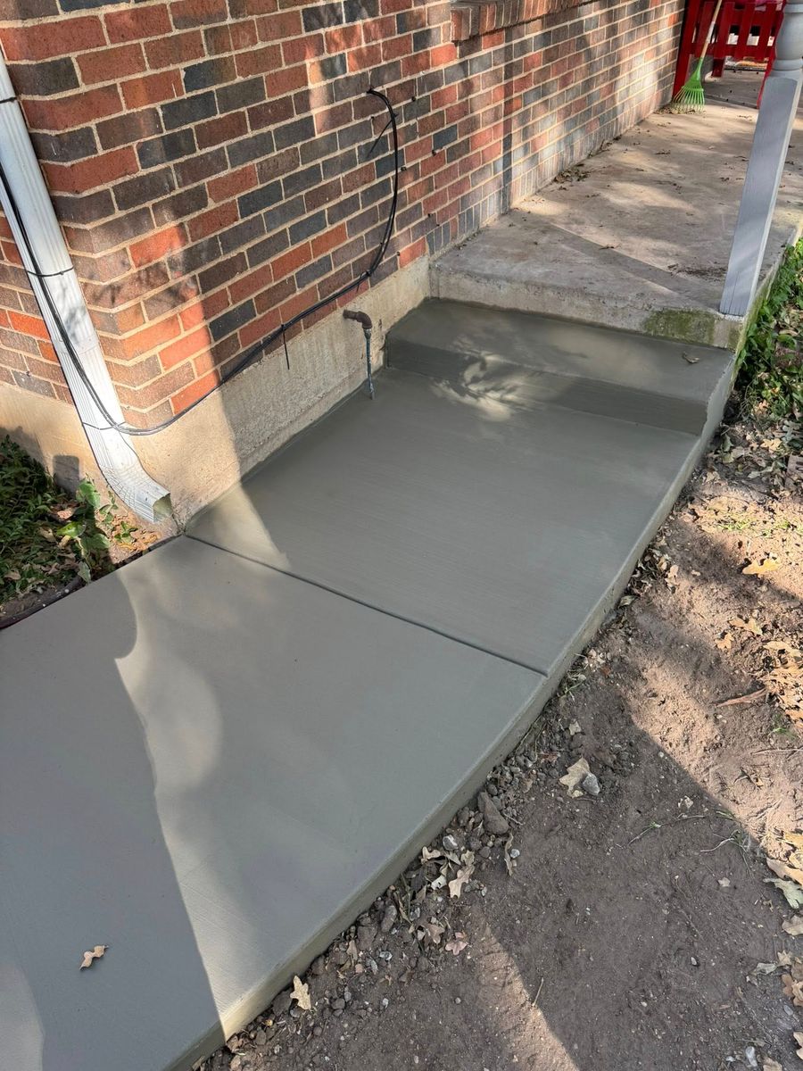Sidewalk Installation for G2 Custom Concrete in Dallas, TX