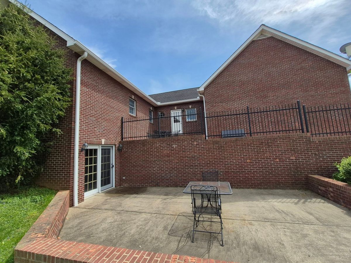 Concrete Cleaning for D&T Pressure Washing in Morganfield, KY