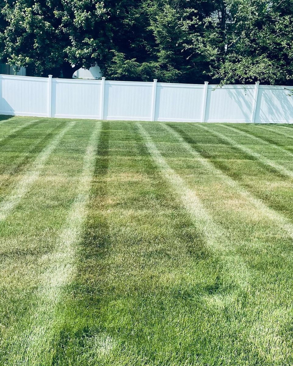 Lawn Mowing for Green Stripes LLC in North Canton, OH