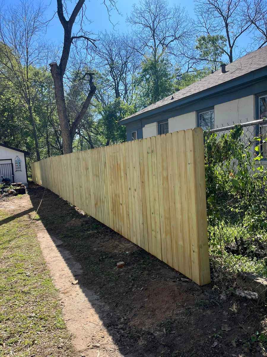 Fencing for Banda’s Tree Service And Lawn Care in Tyler, TX