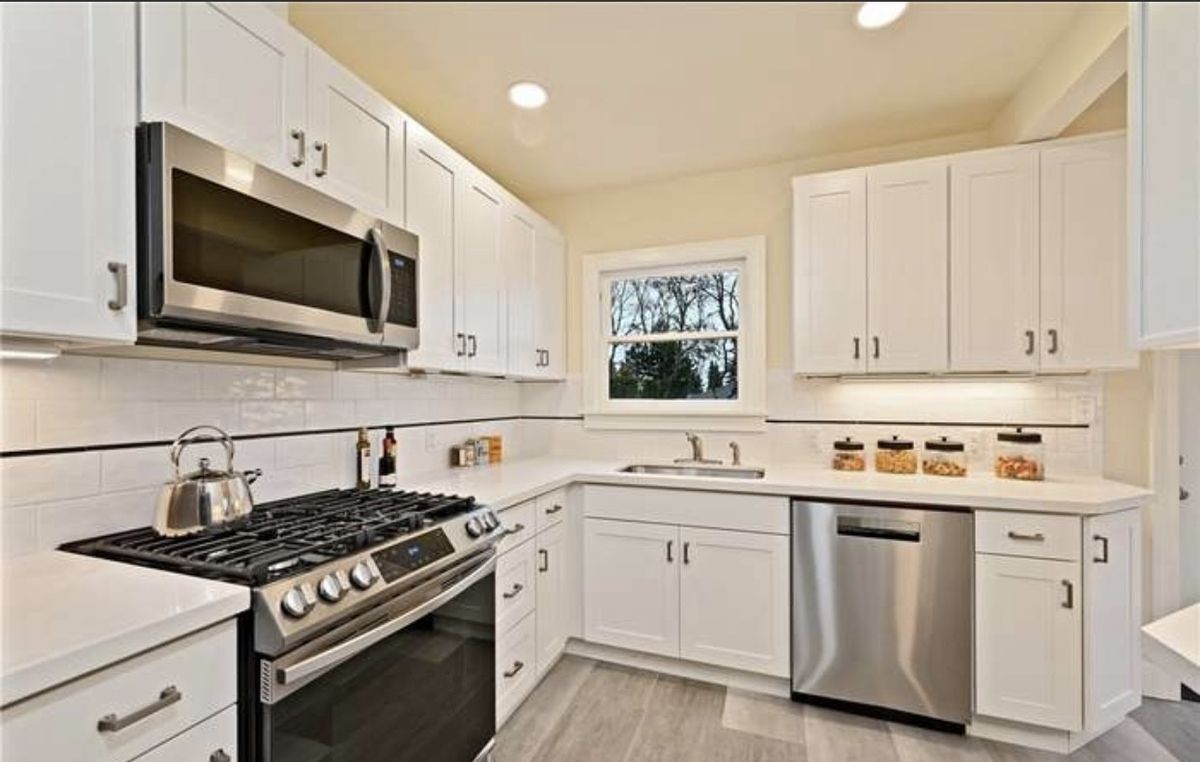 Custom Home Construction for Pacific Roots Construction in Silverdale, WA